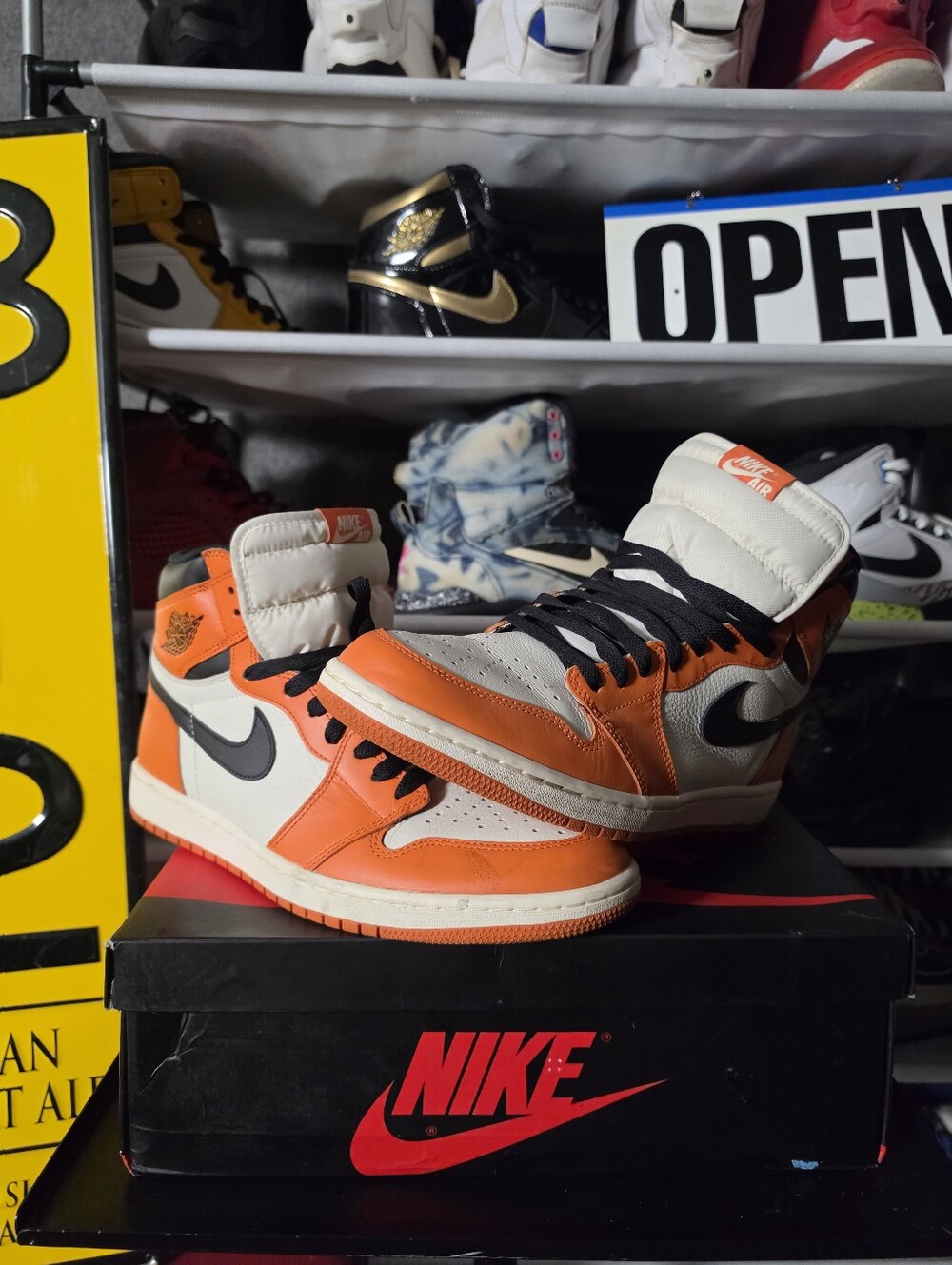 🔥 Nike Shattered Backboard Men Size 11 Orange Black White High-Top Sneakers Box